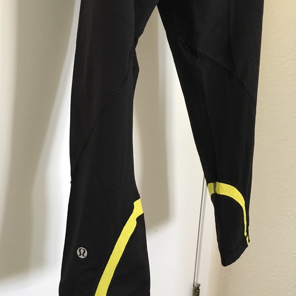 Lululemon Yoga Capri Pants/ Black Yellow - Picture 6 of 7